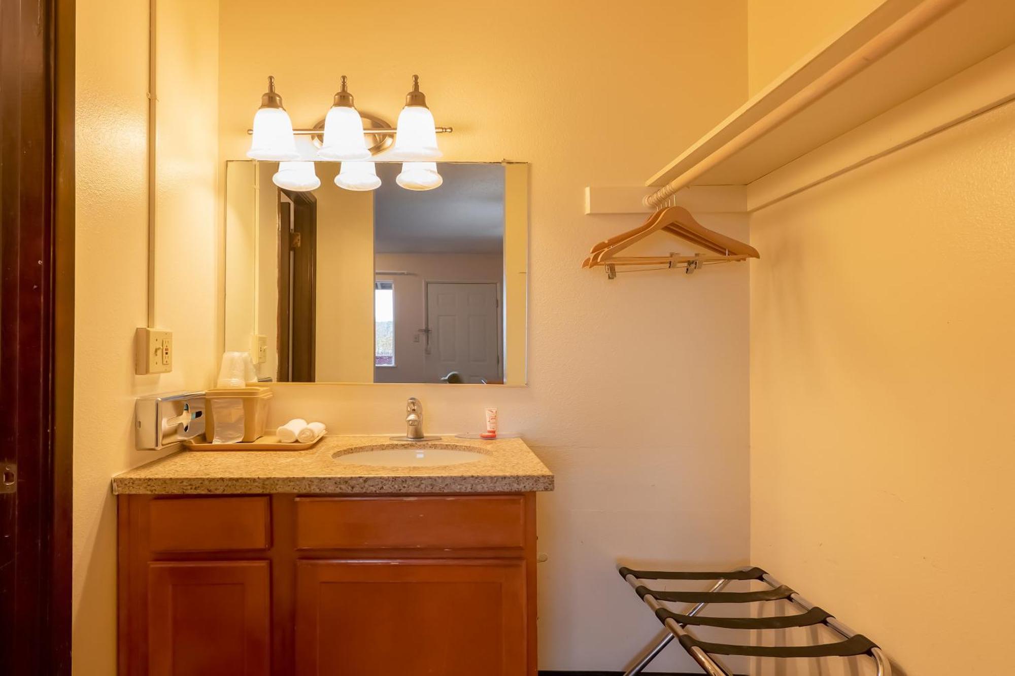 Oyo Hotel Chehalis I-5 South Ngoại thất bức ảnh